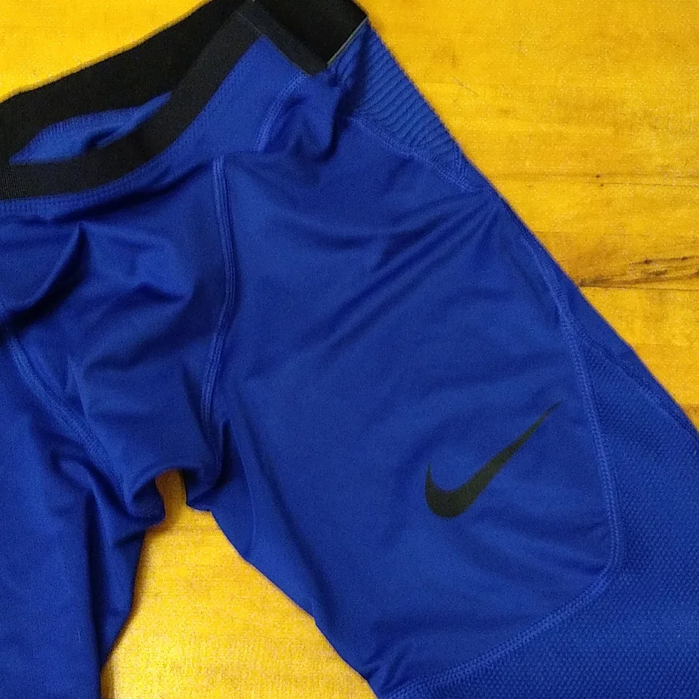 NIKE TIGHT FIT SHORTS - Picture 5 of 11